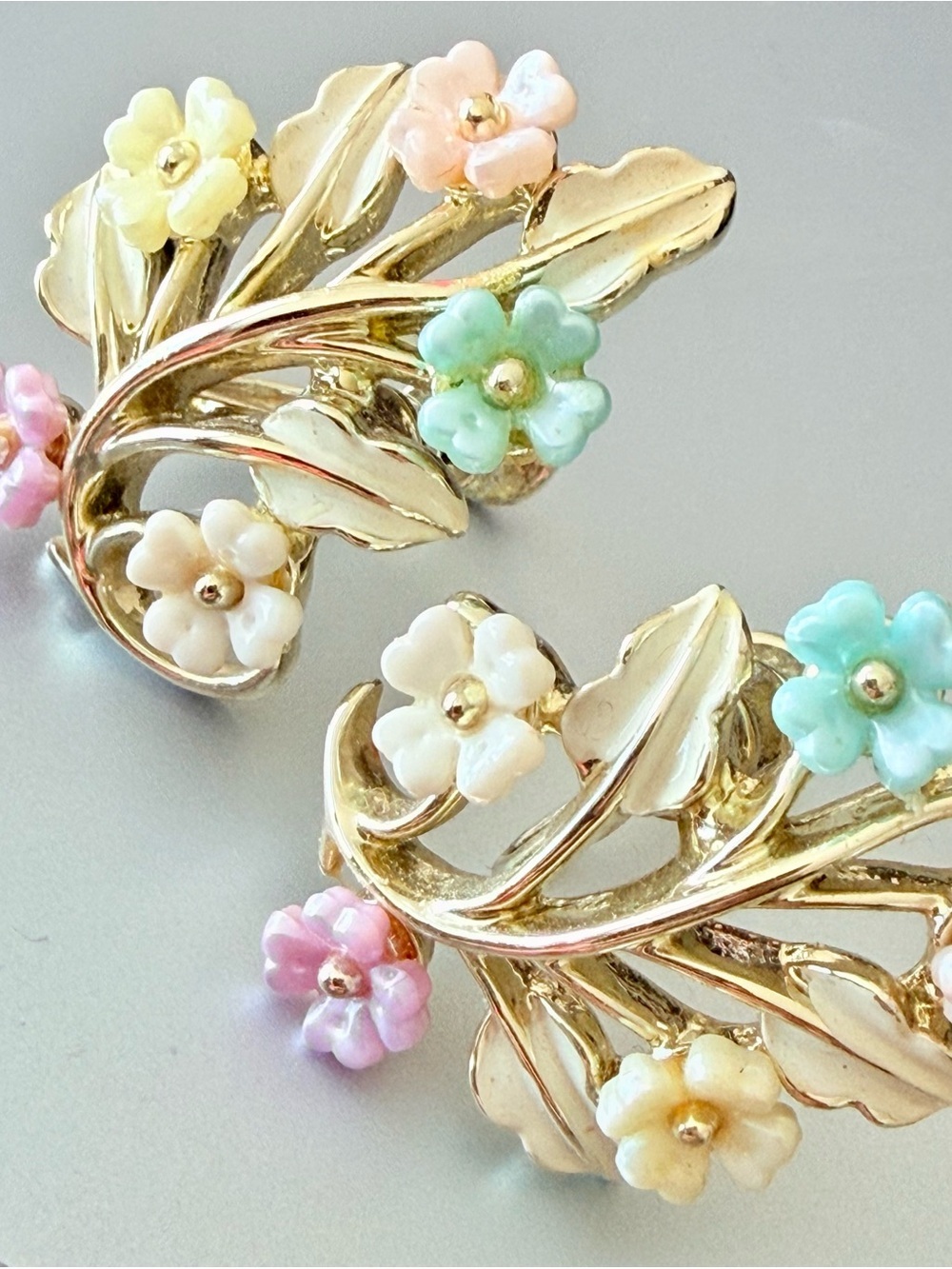 Coro Flower Gold Tone Earrings Screw Back Vintage Leaf